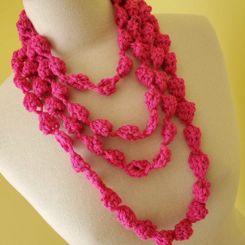 Crochet Pink Bobble Necklace/New